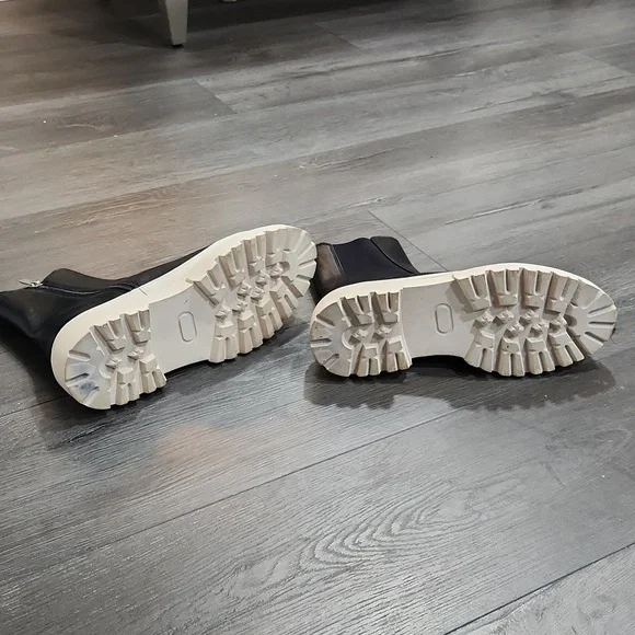 Steven by Steve Madden Black armond lug-sole Chelsea Boots size 8m - Picture 12 of 12